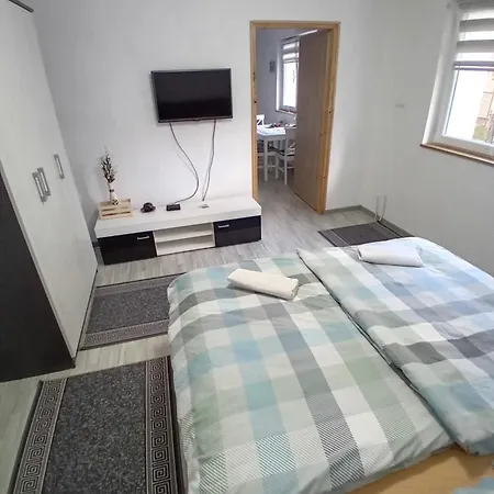 Apartman Aurora *