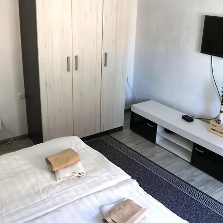 Apartman Aurora *