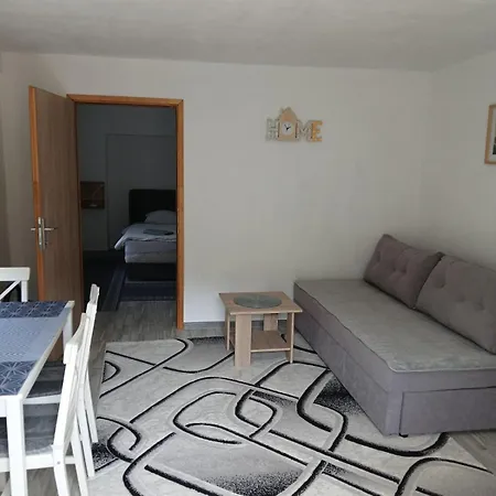 Aurora Apartman *